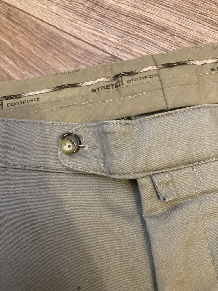 Materialowe spodnie męskie
