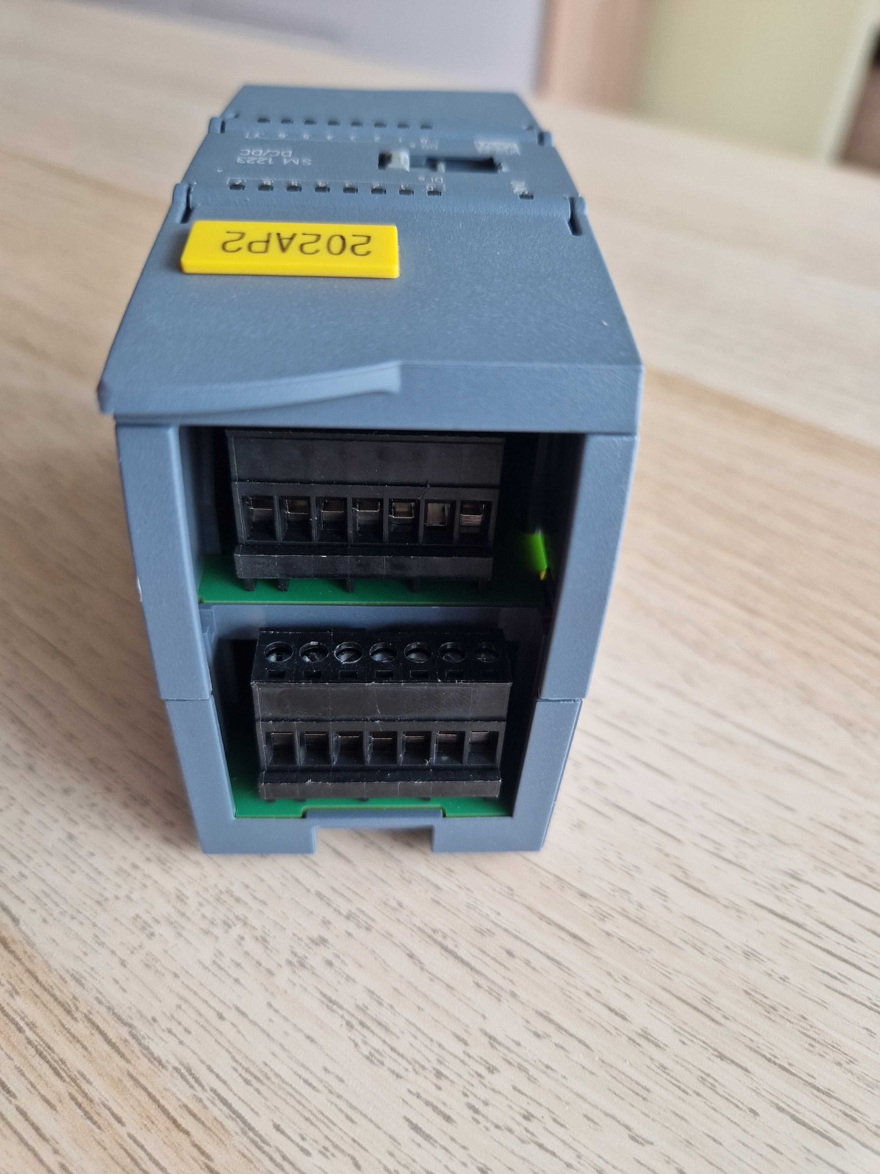 Siemens SIMATIC Moduł 6ES7223-1BH32-0XB0 S7-1200