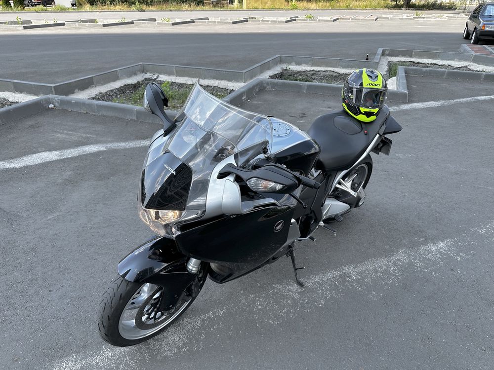 Продам мотоцикл Honda VFR 1200