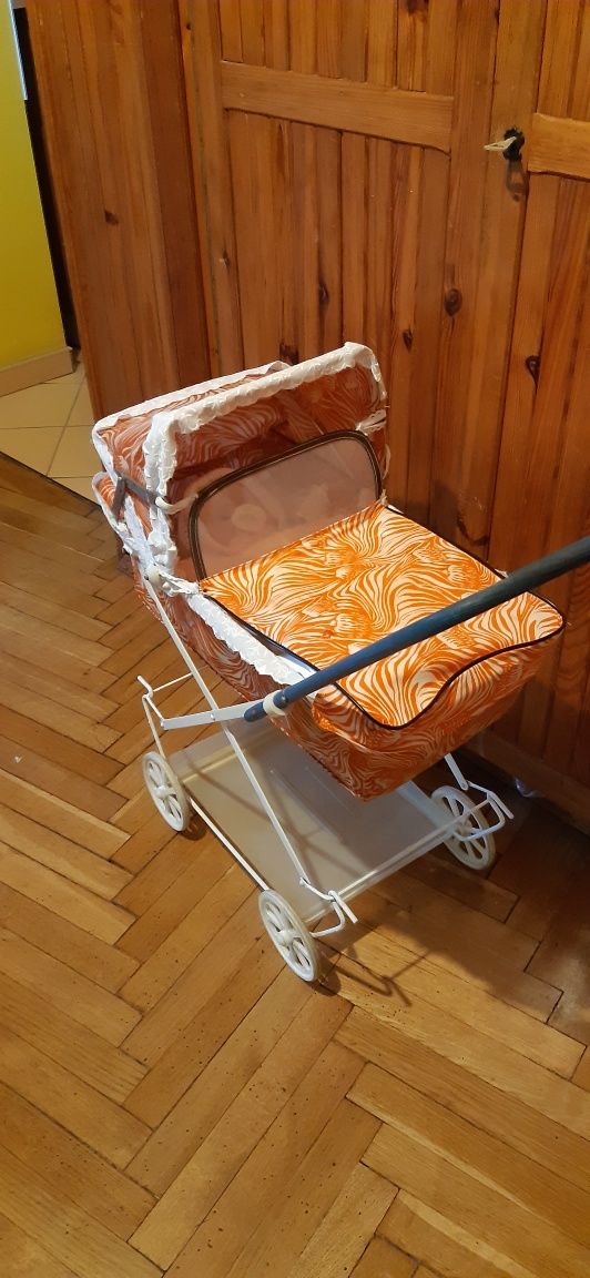 Wózek z lalką i ubranka PRL