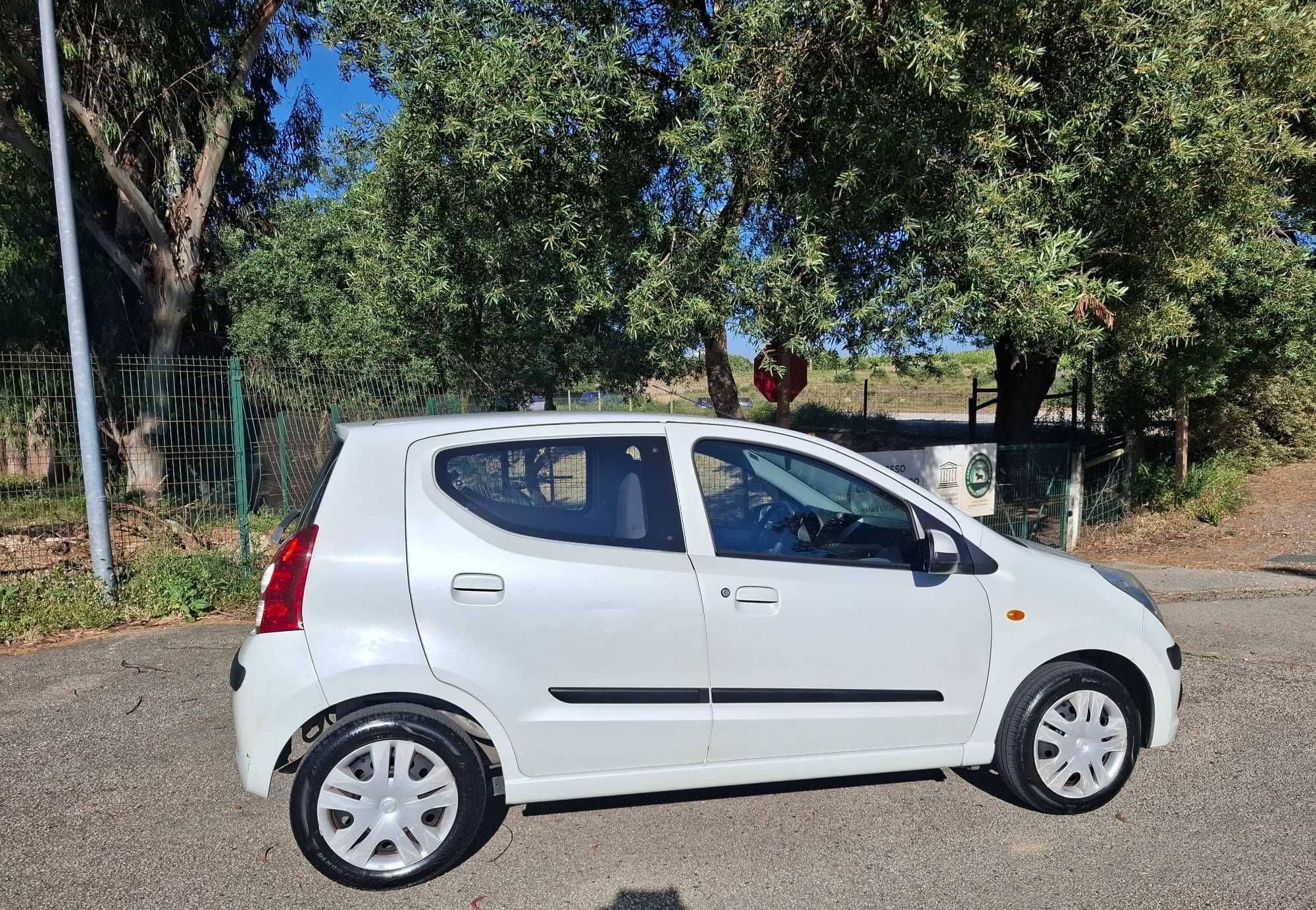 Vendo Nissan Pixo janeiro 2011 com 93000 km