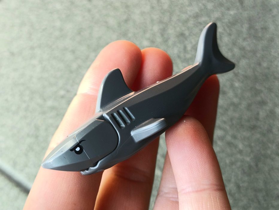 Игрушка, фигурка акула lego