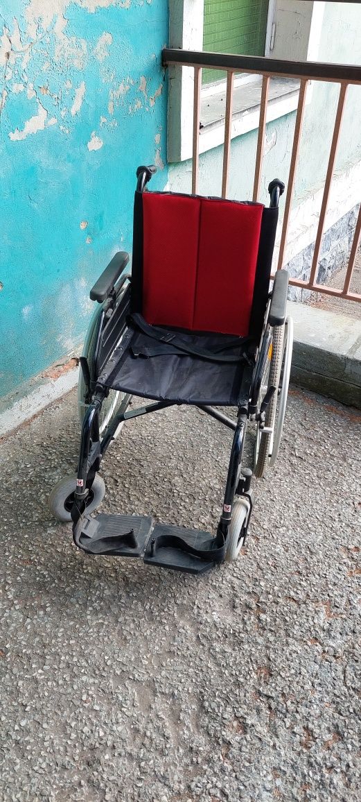 Инвалидную коляску продам не пересылаю.