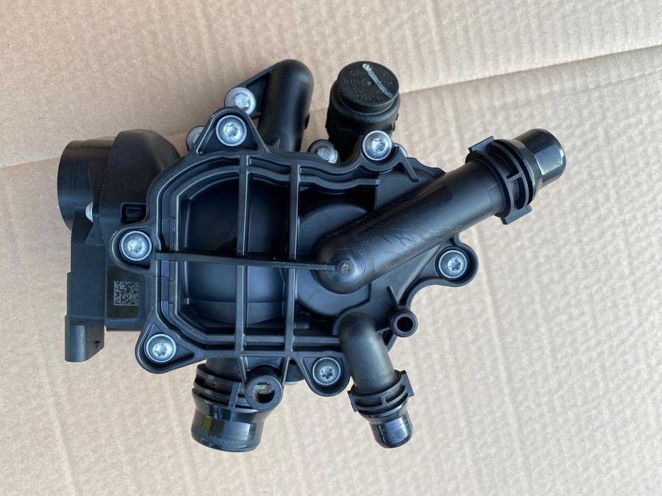 BMW корпус термостата  11537644811 g01 x3 g02 x4 g-seria b46