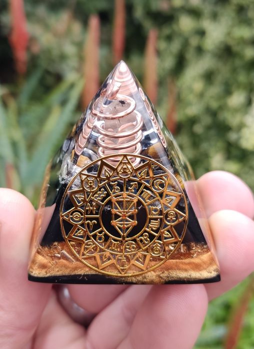 Pirâmide Orgonite