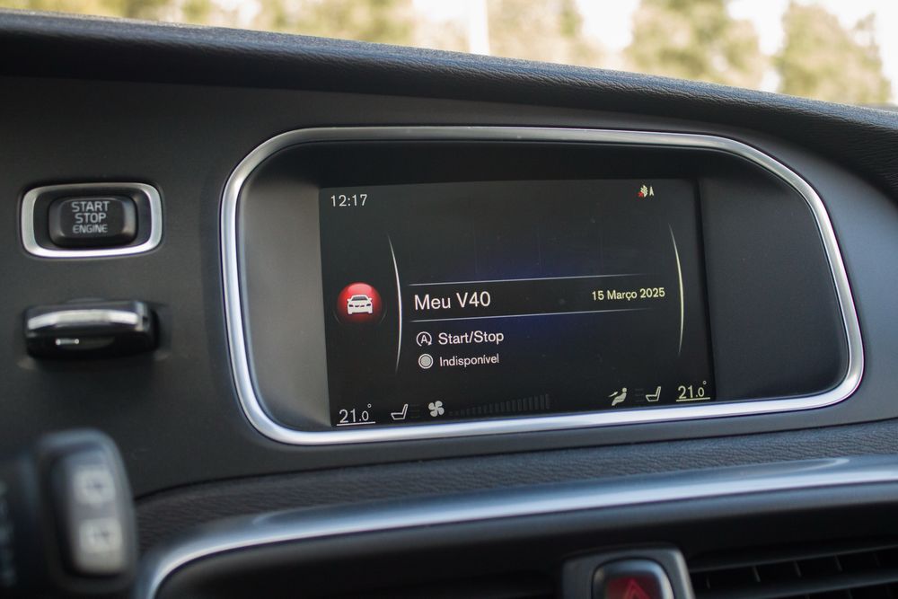 Volvo V40 D4 R-Design