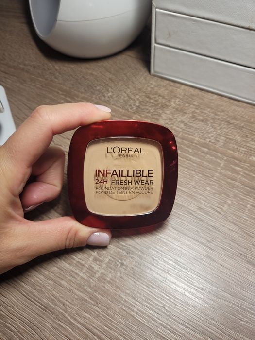 Loreal infallible 24h puder 130 neutral