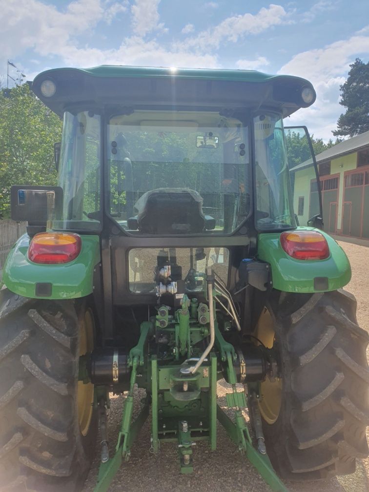 John Deere 5093E