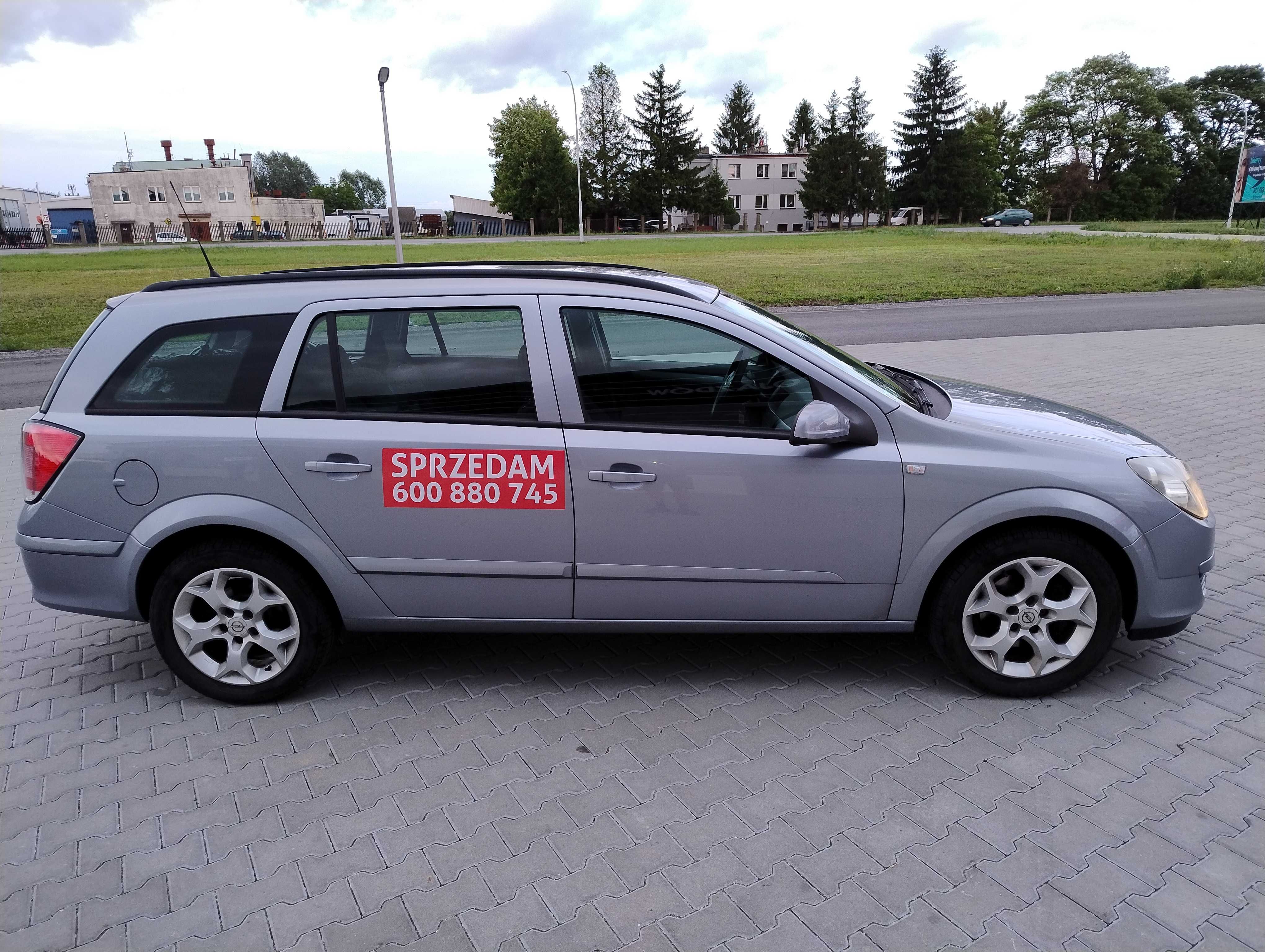 Opel Astra 2006 r 1.6 B Klima Tempomat Stan bardzo dobry