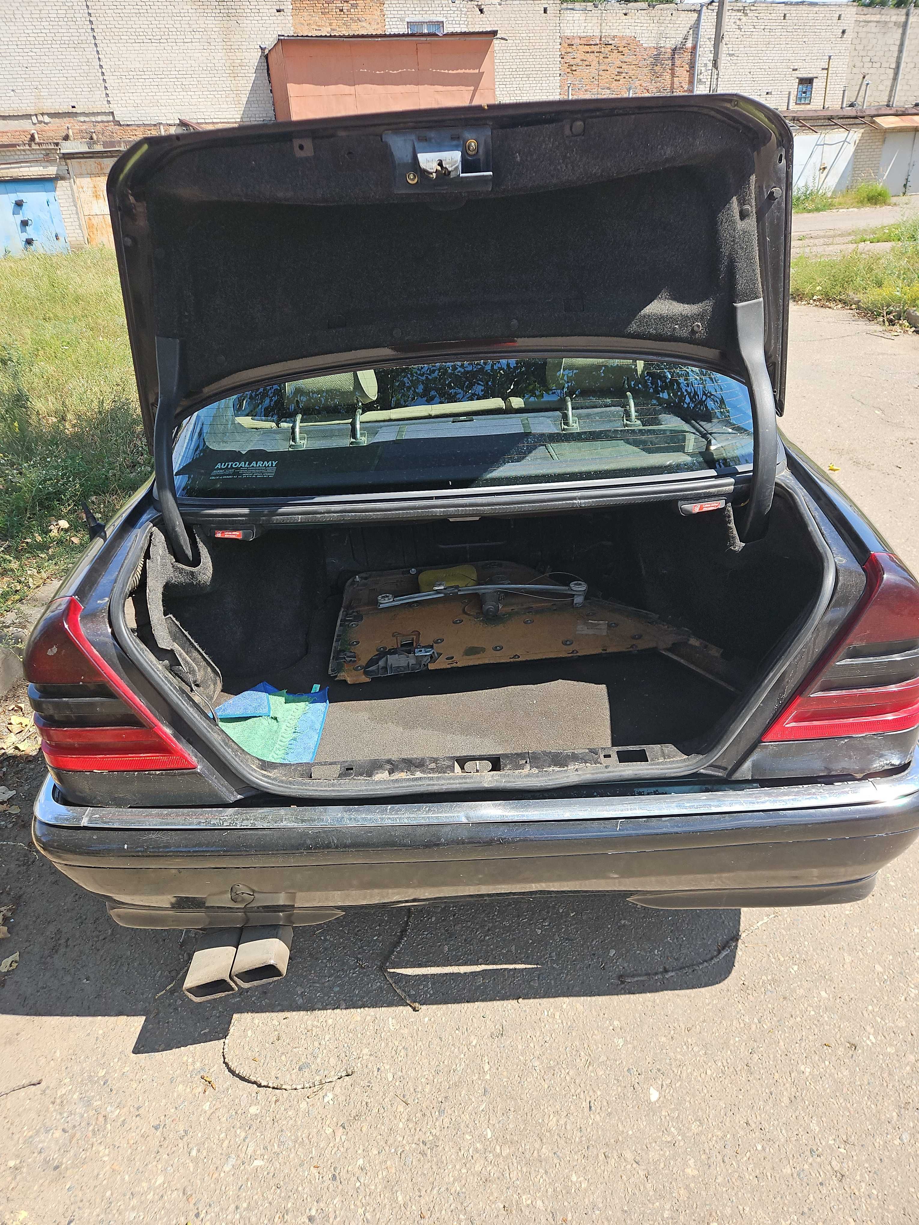 Продам Mercedes Benz C180 !996р.в.W202.Мотор2.3L.5Мкпп.