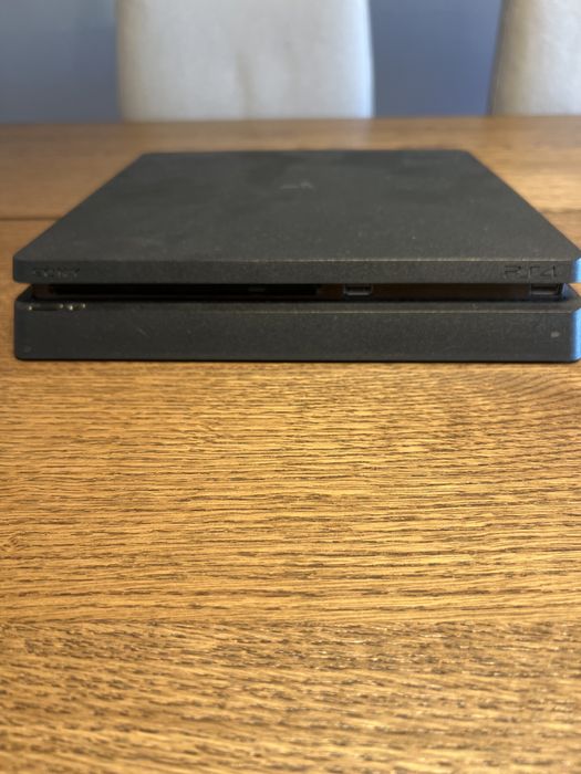 Playstation 4 slim 500GB em ótimo estado