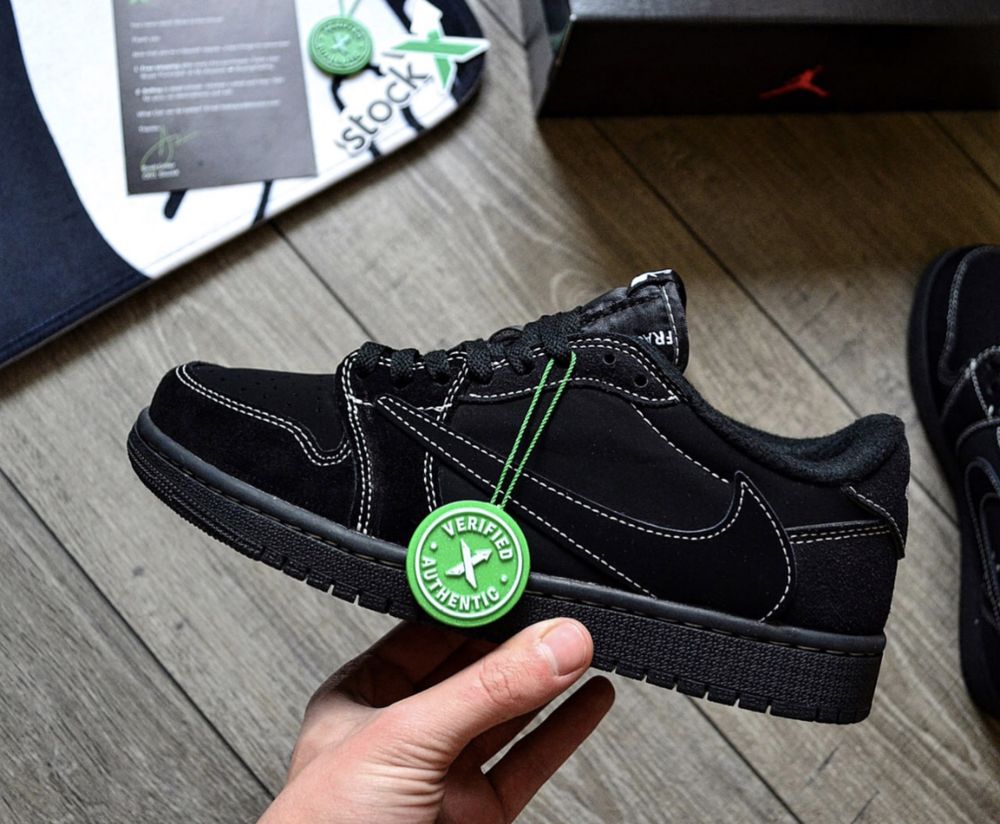 Кросівки Чоловічі Nike Air Jordan 1 Low x Travis Scott 'Black