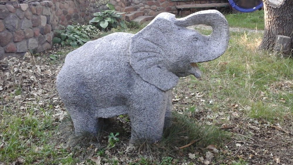 slon z granitu fontanna rzeźba do ogrodu