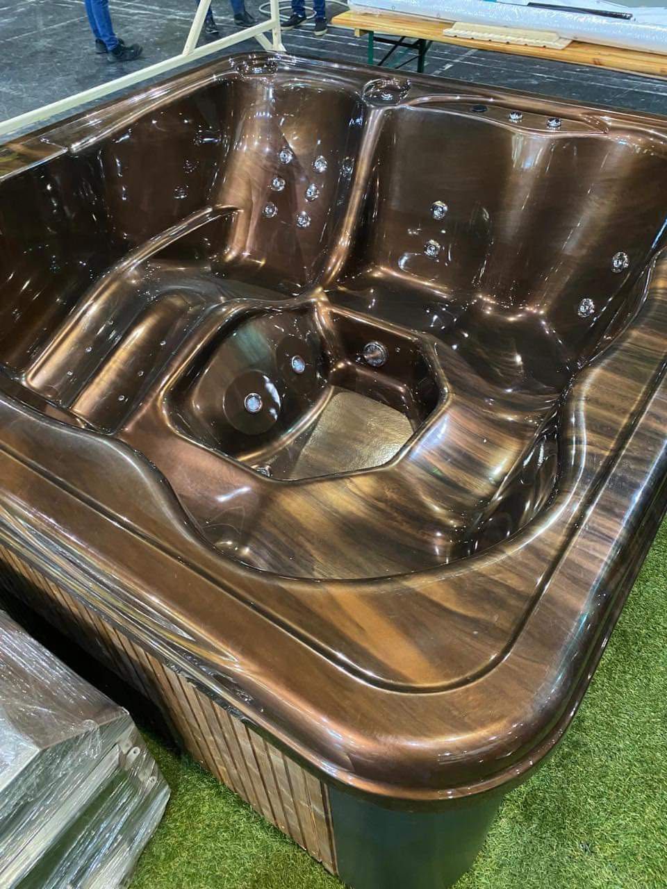 Jacuzzi zewnętrzne 2,3x2,3 Promocja 159000