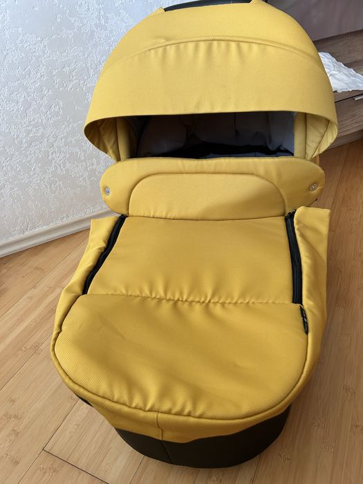 Дитяча коляска універсальна 2 в 1