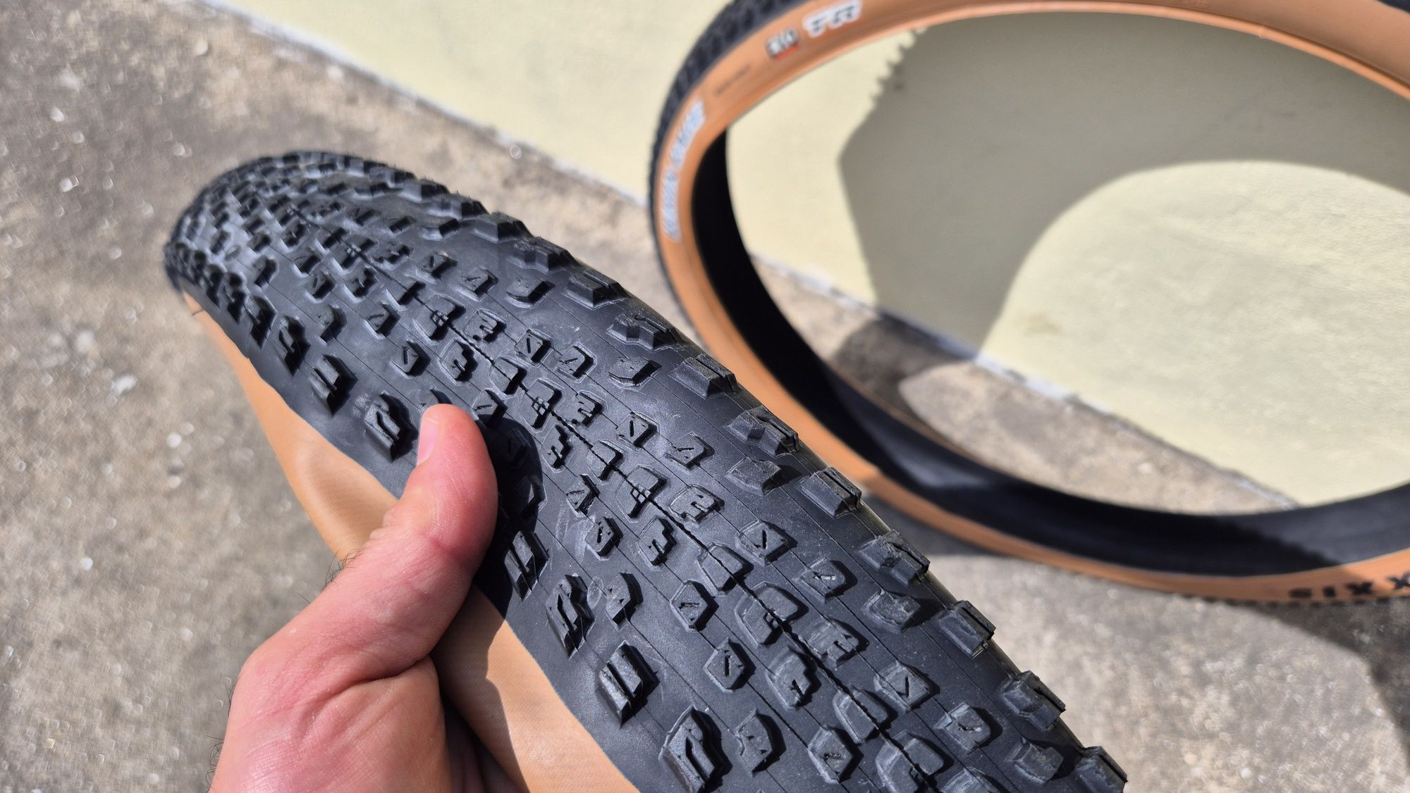 2 pneus Maxxis Recon Race 29x2.4WT