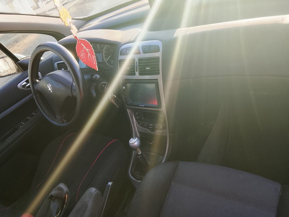 Vendo ou troco Peugeot 7 lugares 04