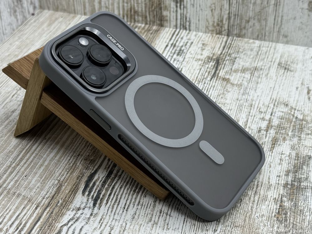 Чехол Matte Pro MagSafe на iPhone 14 Pro Max/ 14 Pro