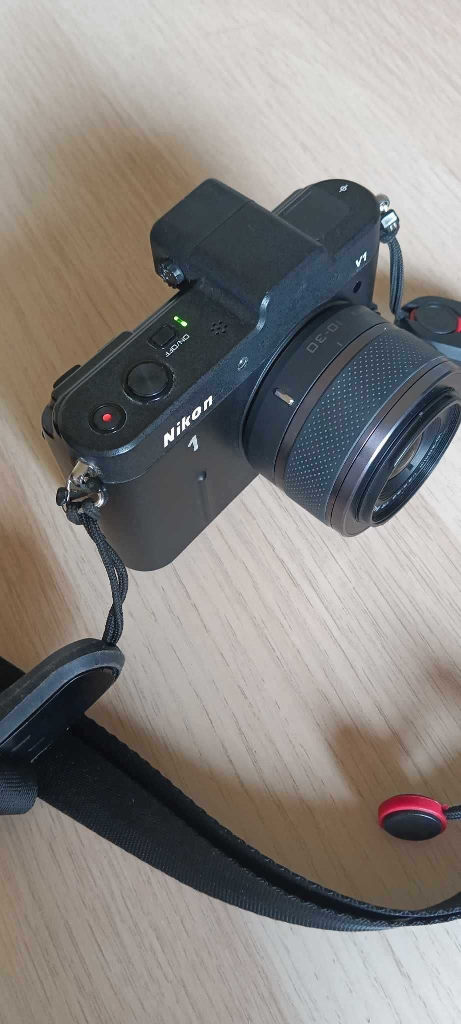 Máquina Nikon 1 V1