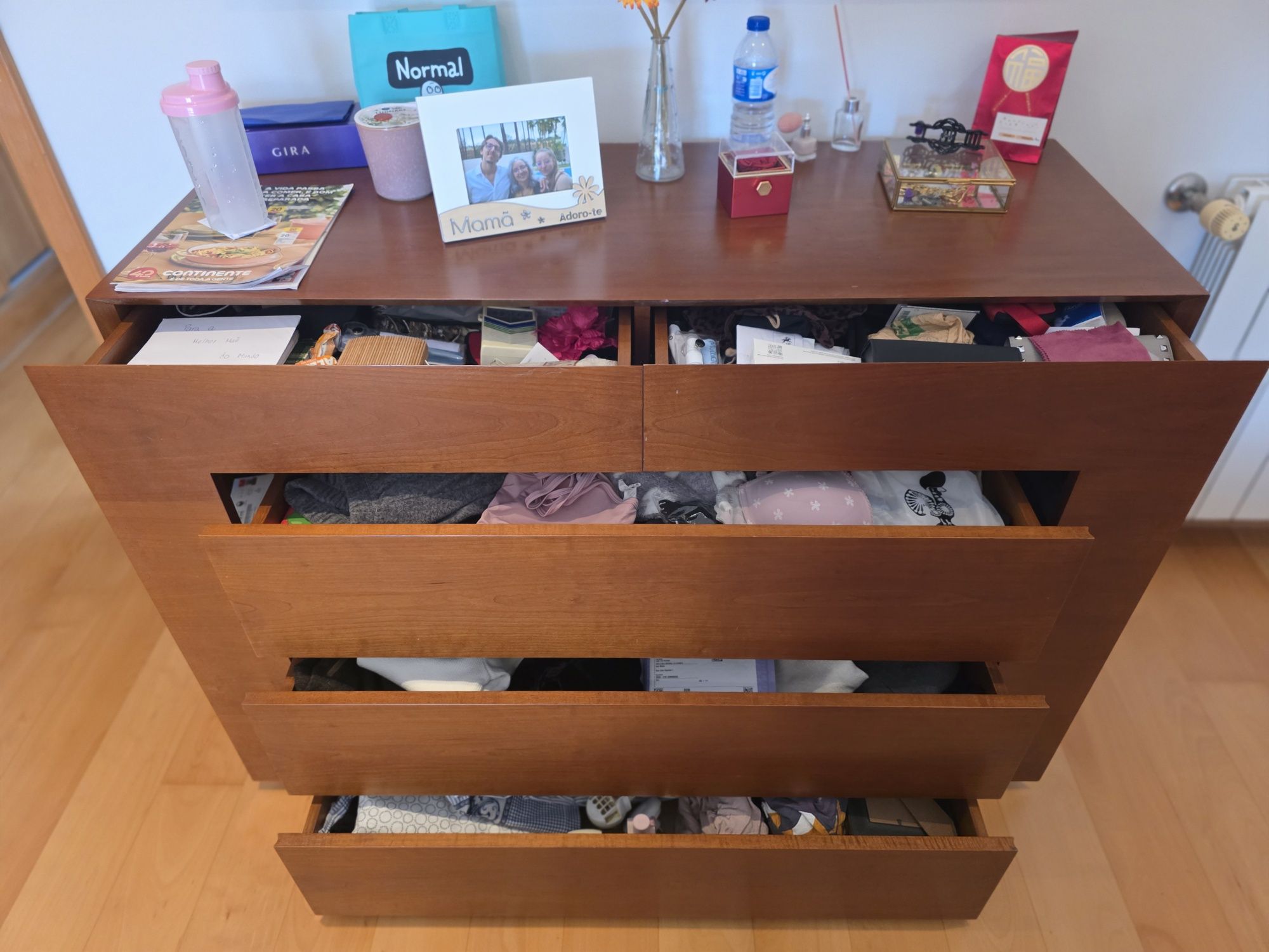 Quarto completo moderno king size em cerejeira massiça
