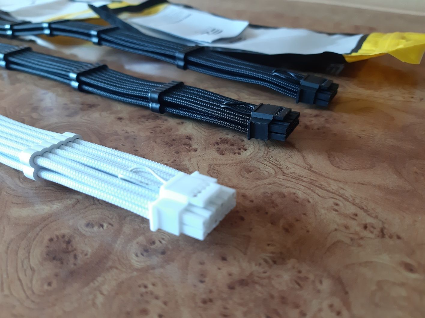 Кастомный переходник 3х8pin на PCIE5.0 12VHPWR RTX 5070/5080/5090