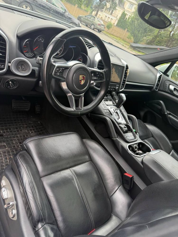 Porsche Cayenne Platinum Edition, 2016 рік