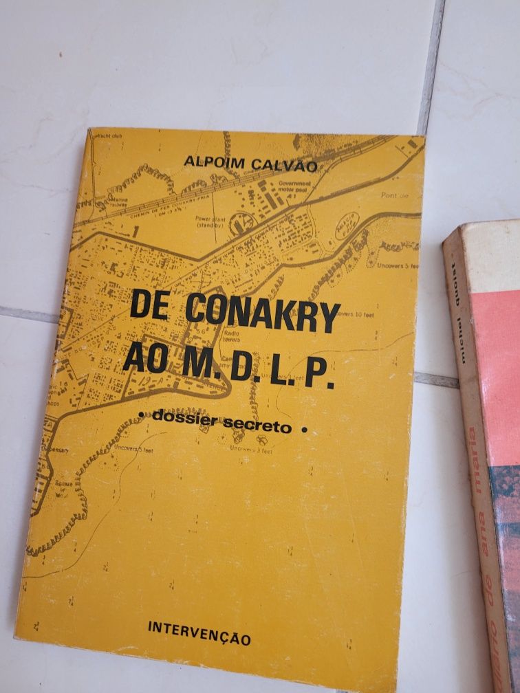 Livros antigos e raros