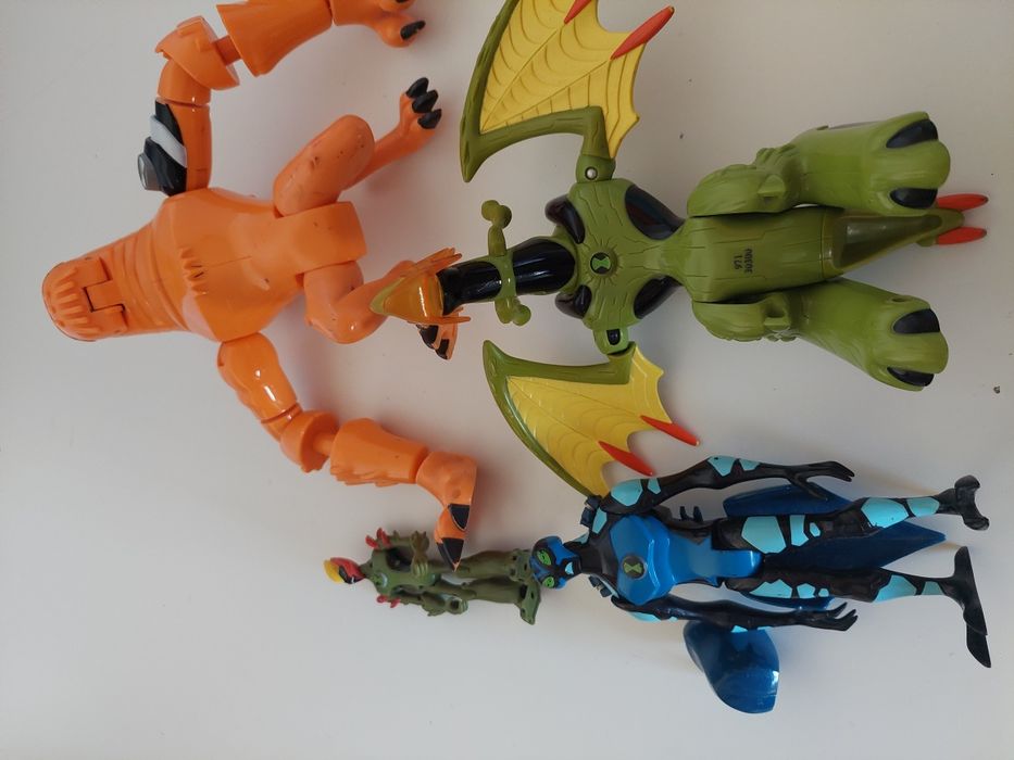 Figurki ben 10 mega zestaw 13 sztuk_100 zł
