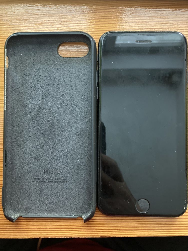 Iphone SE 2. gen. (2020) uszkodzone plecki