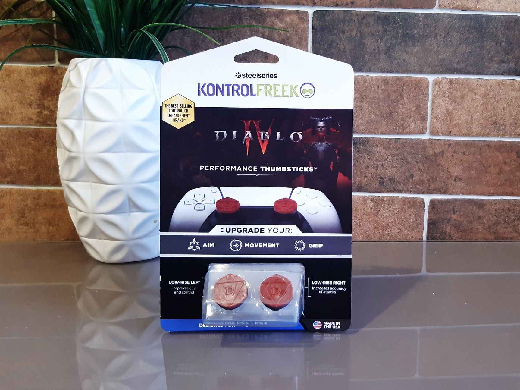 Накладки на стики PS4 / PS5 - Kontrolfreek. Для Dualshock и Dualsense