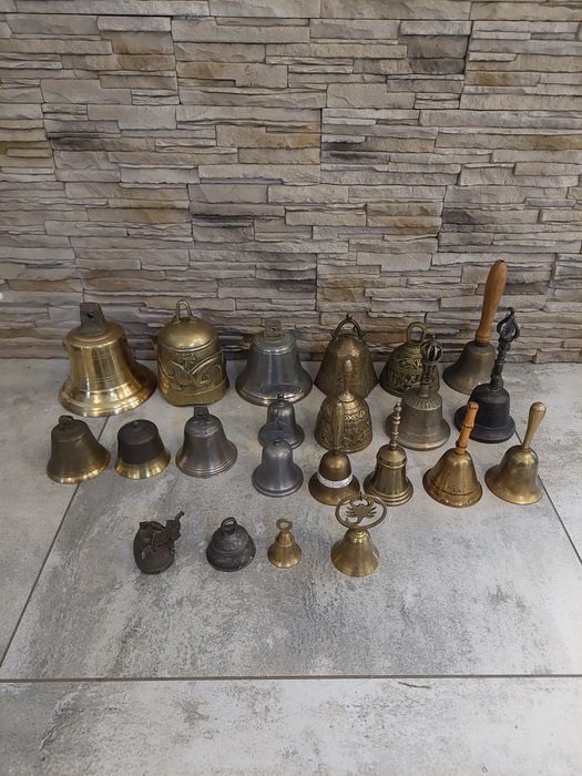 Mosiężny dzwon, dzwonek, stary ciekawy przedmiot