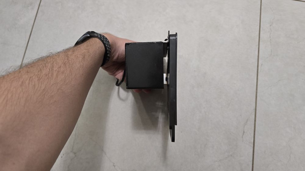 Elektryczny mechanizm składania tablicy rejestracyjnej ATV