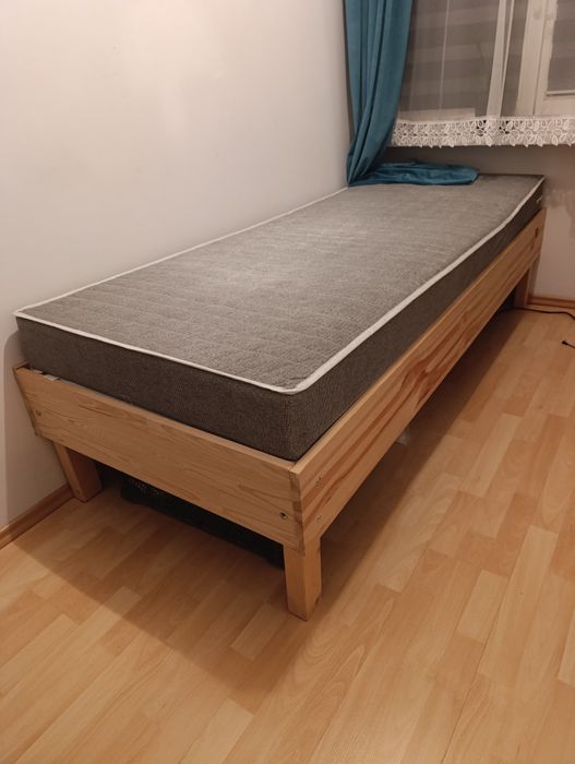Łóżko pojedyncze