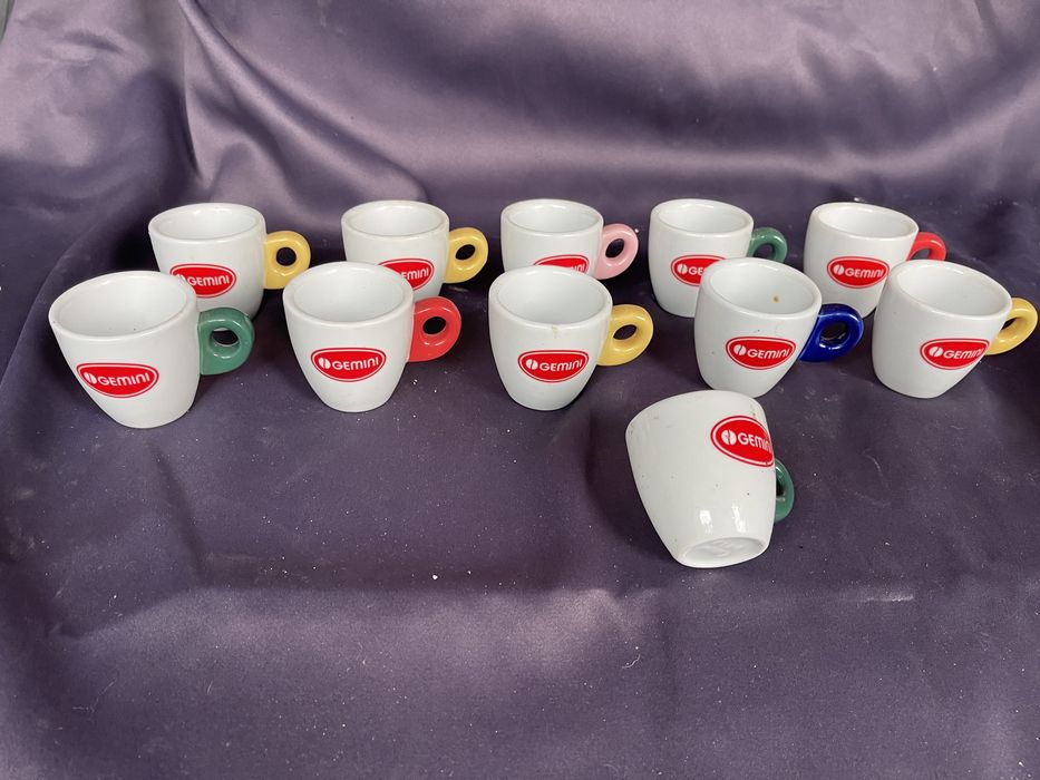 Інвентар барний. Килимки. Чашки. Диспенсери для серветок. Салфетниці