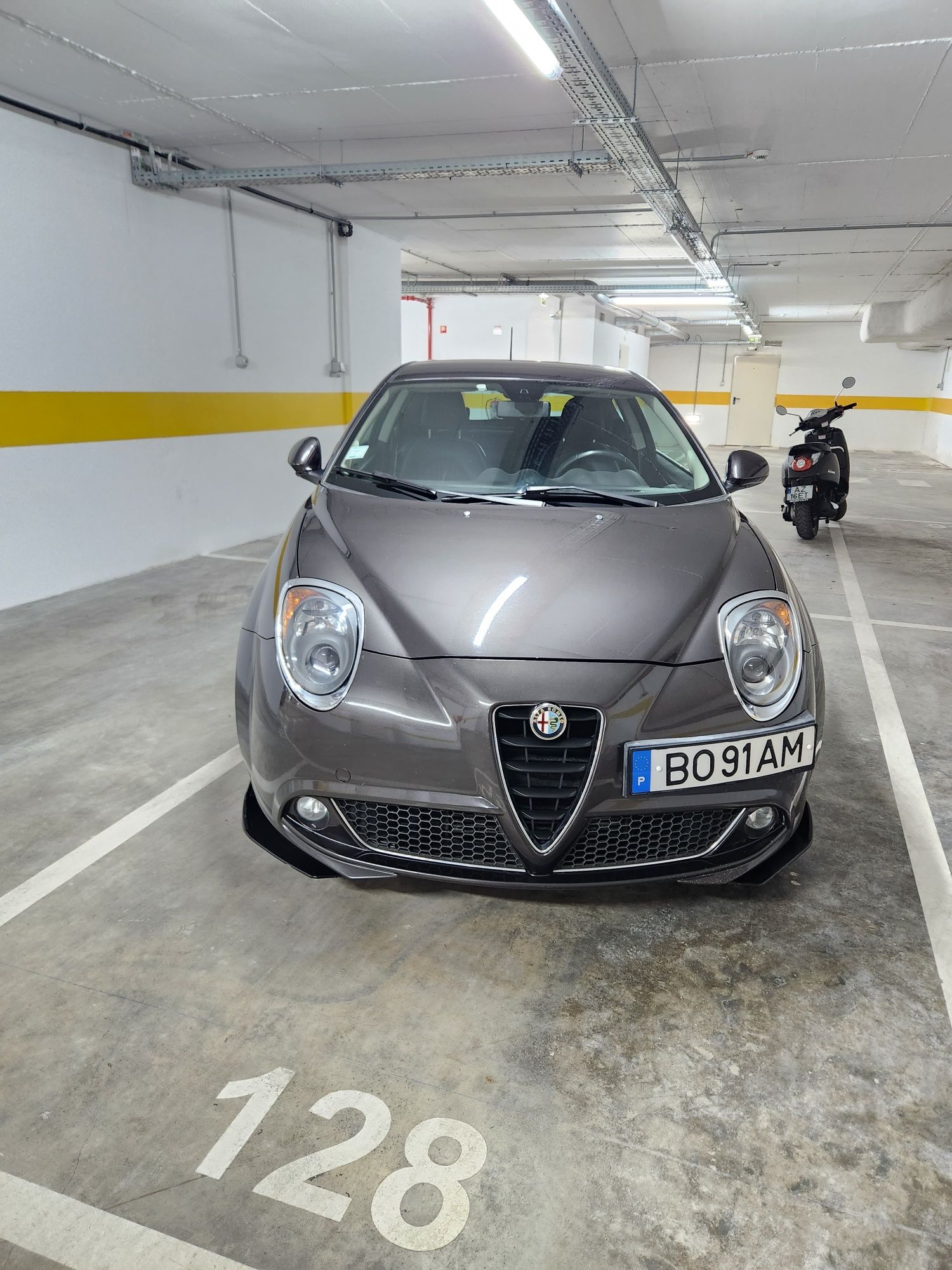Alfa Romeo Mito full extras ano 2013 com 177.000 km impecável Aceito r