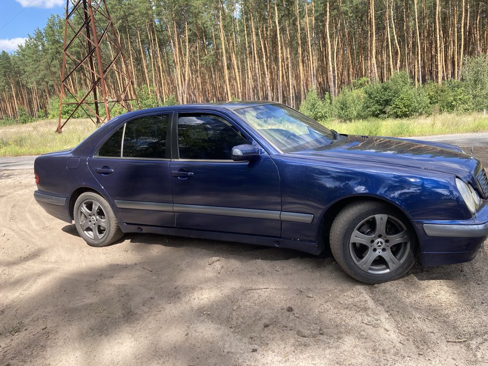 Лупатий мерседес