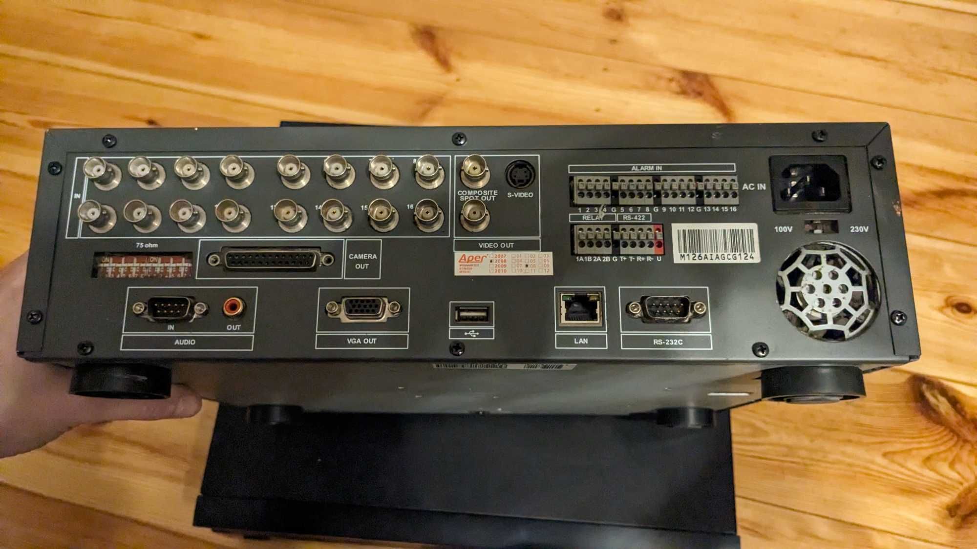 Cyfrowy Rejestrator Kamer Przemys APER PDR-M1016 X6016 - uszkodzony