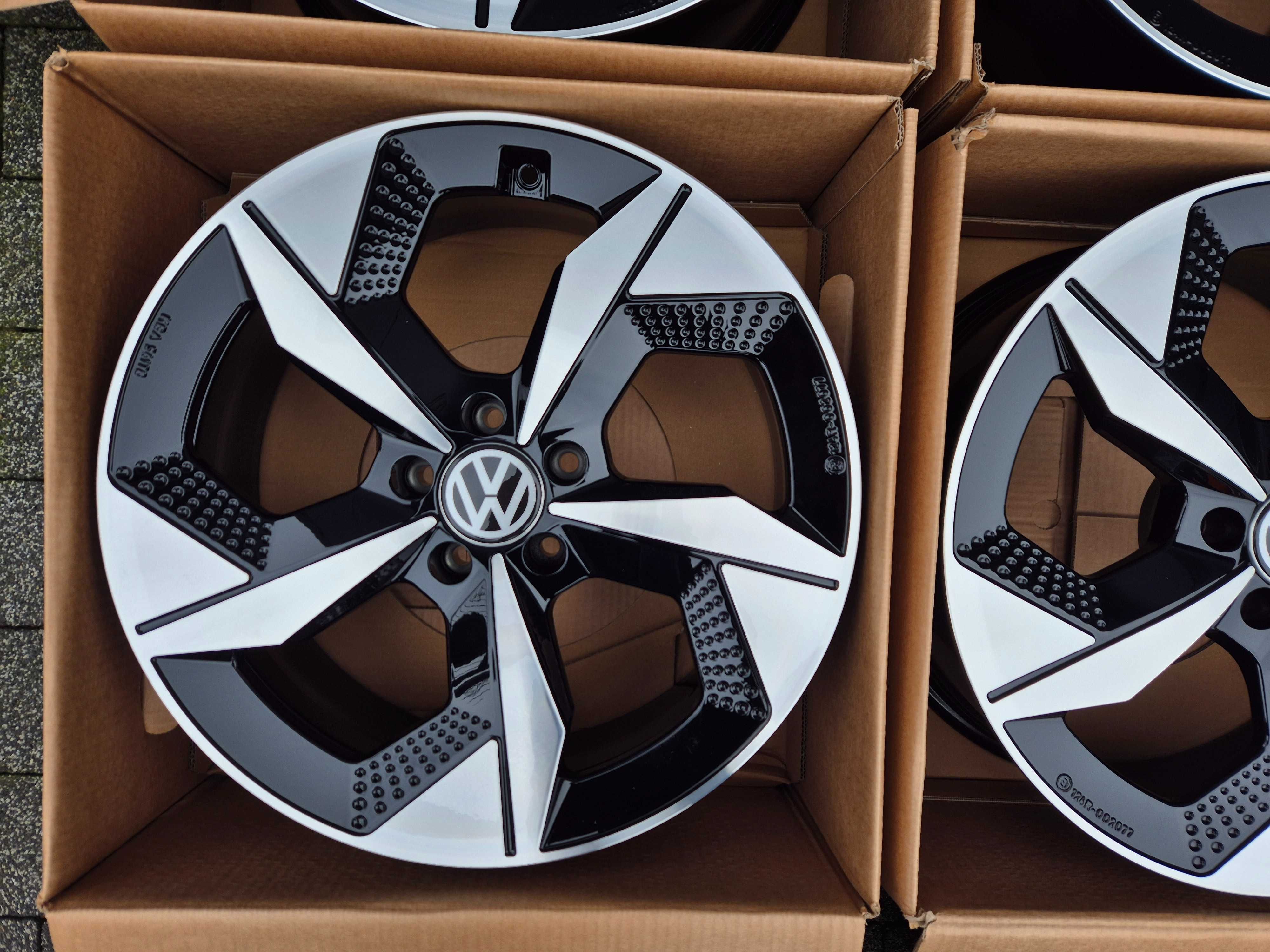 Felgi 19 do VW Golf 5 6 7 8 T-Roc Touran Jetta ID.3 5x112
