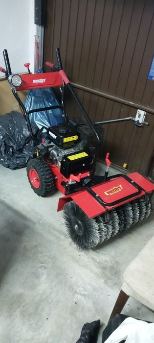 Zamiatarka odśnieżarka  spalinowa hecht 8616se