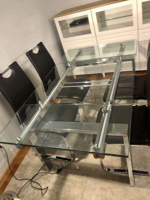 Mesa em vidro como nova + 4 cadeiras