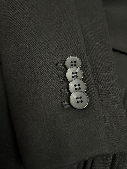 Піджак чорний подовжений може бути як оверсайз