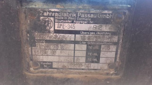 Element Napęd APL 345 ( zwolnica orzech /atak półoś piasta ) Case Fend