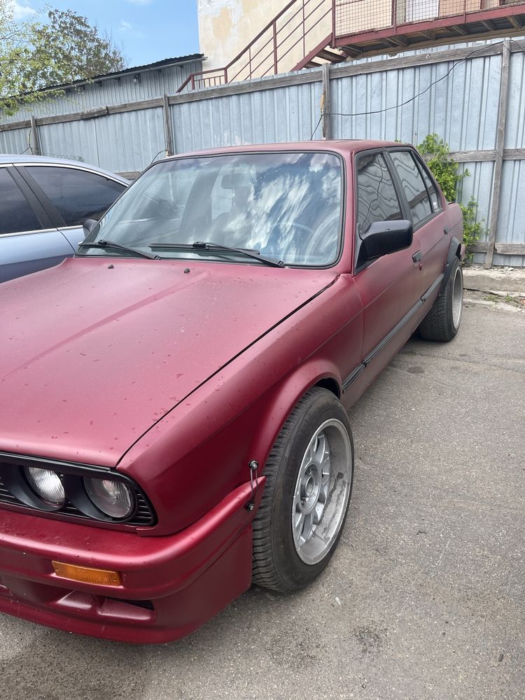 Срочно продам е30