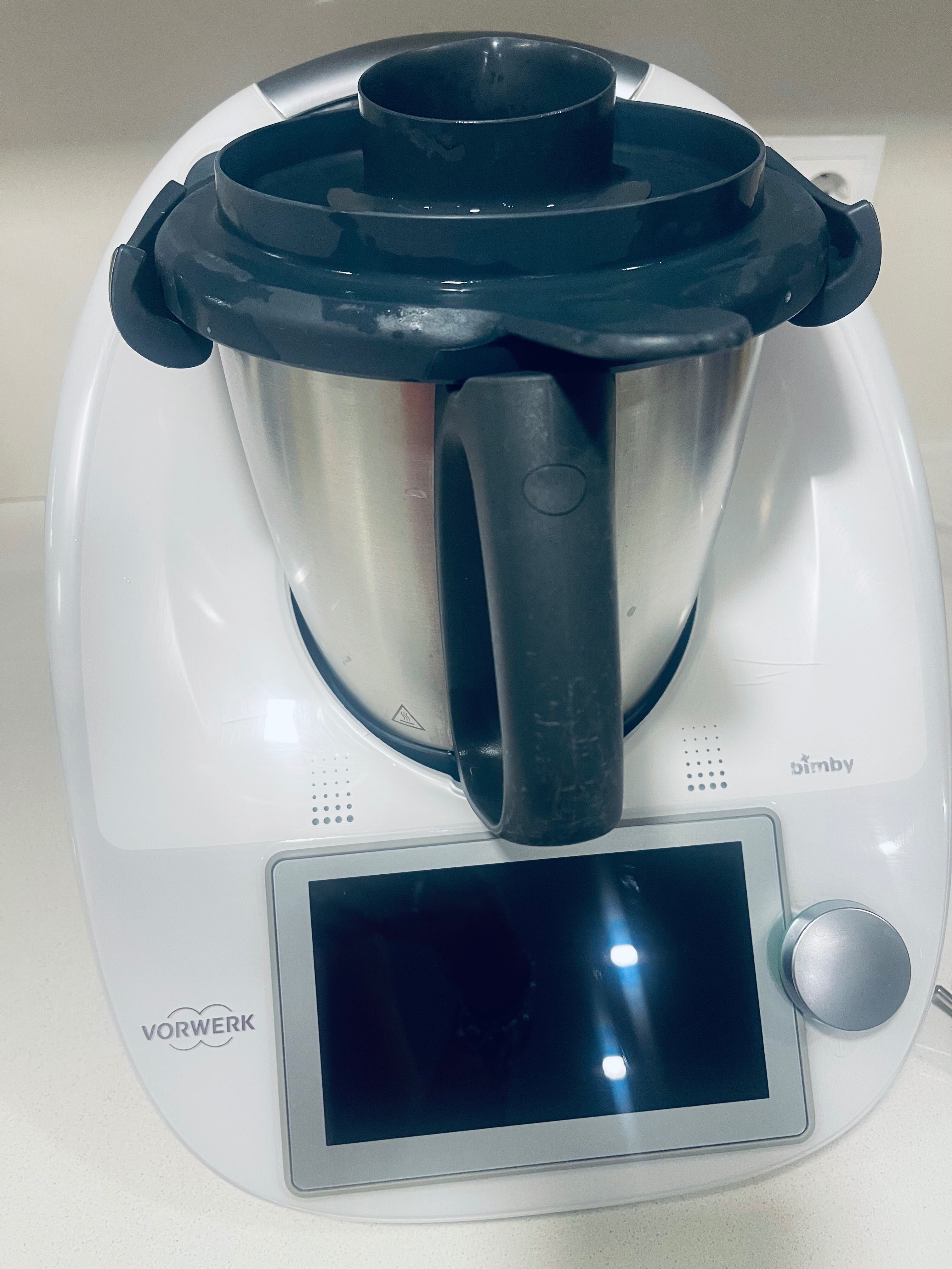 Vendo Bimby TM6 em ótimo estado motivo ter a nova tm7