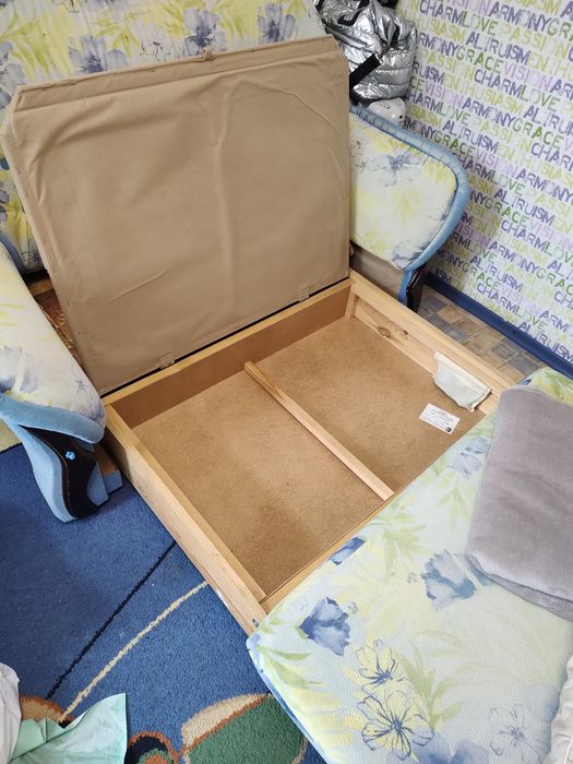 Шкаф+диван+палац,,+гардини тюль та інше