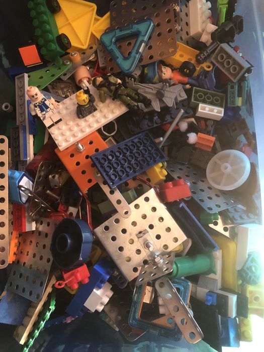 Ящик конструкторов (Lego, магнітний, металевий, кітайські лего)