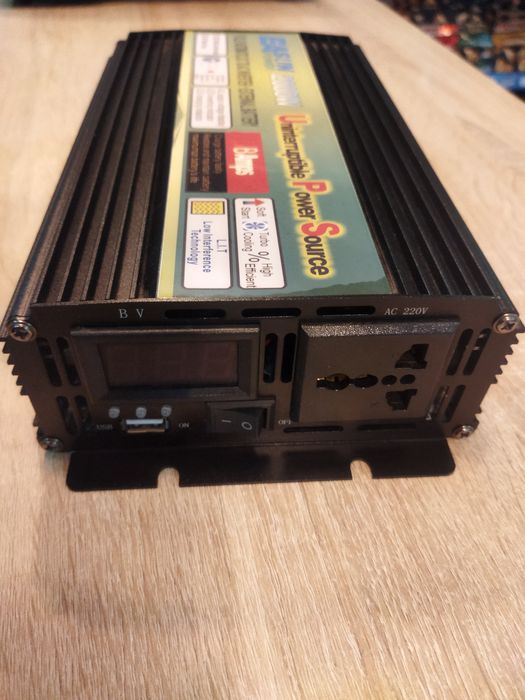 Безперебойник -  Інвертор з функцією зарядки 8 А (UPS) EaSun