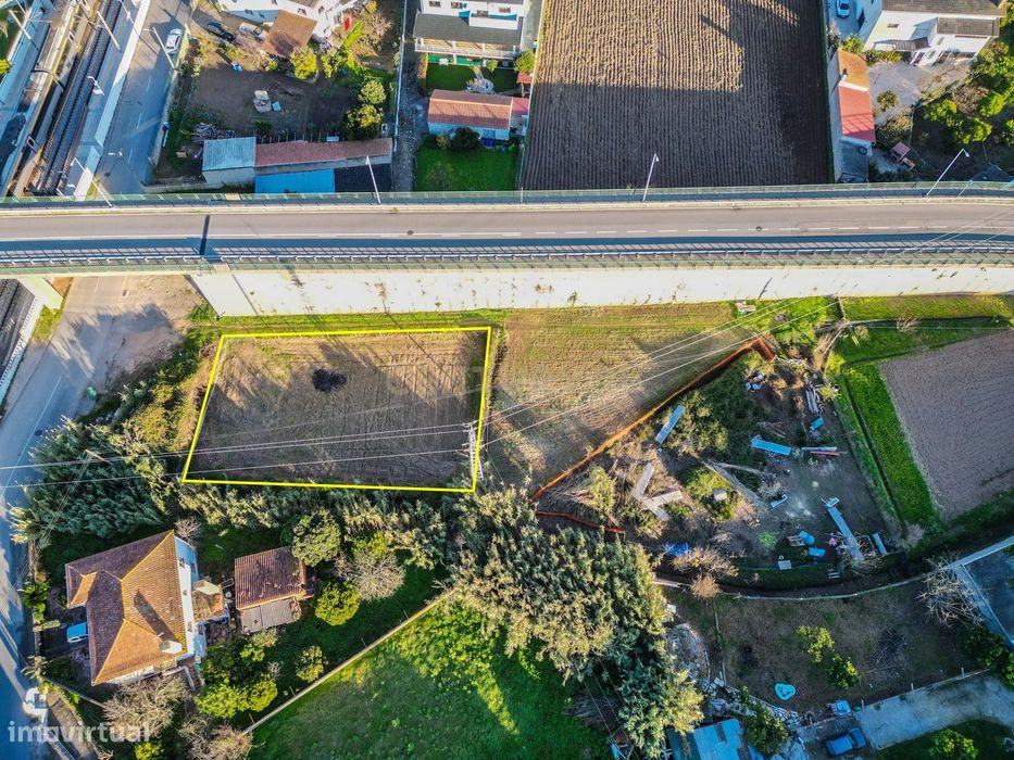 Terreno para construção com 645m2 nos Casais do campo em Coimbra