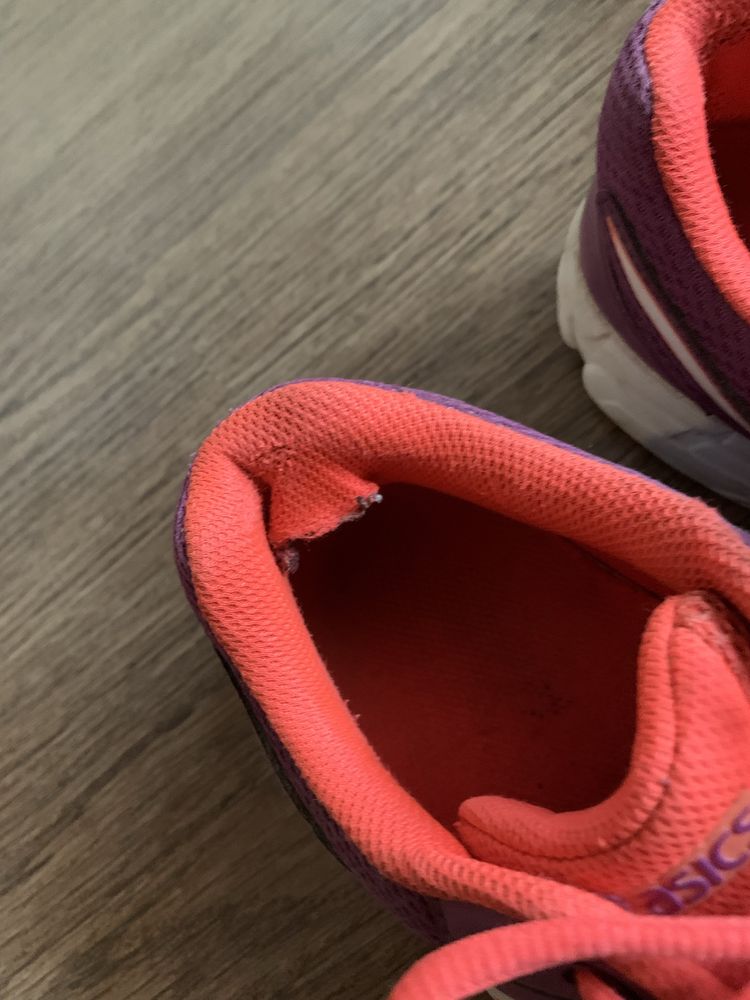 Жіночі кросівки Asics 38 розмір, 24 см