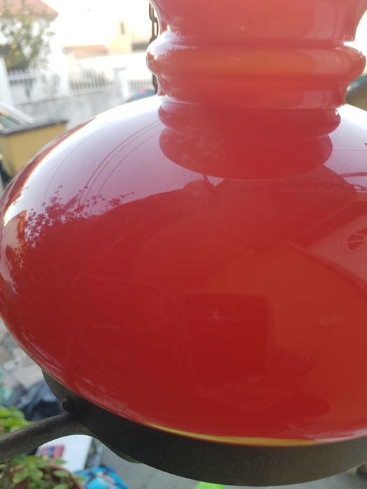 Candeeiro vintage em vidro vermelho